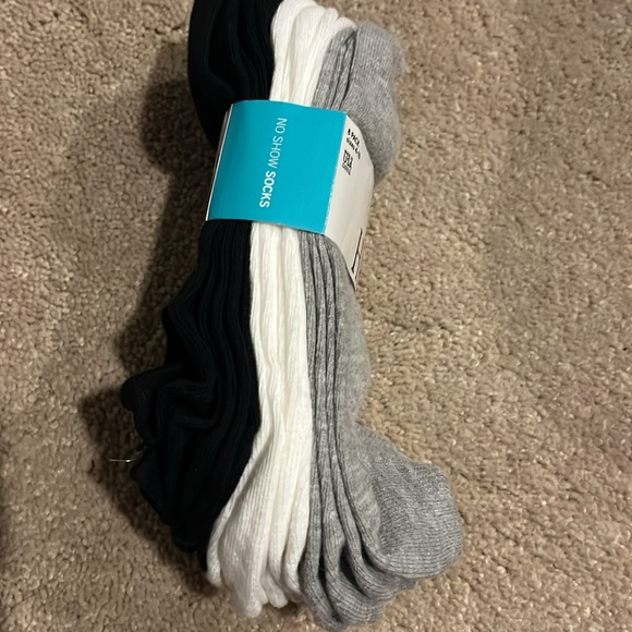 Hue 8 pack no show socks - Picture 2 of 3